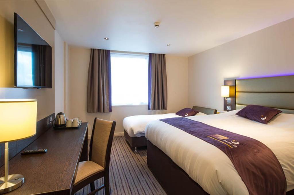 Premier Inn London เบกซ์ลีย์ฮีธ ภายนอก รูปภาพ