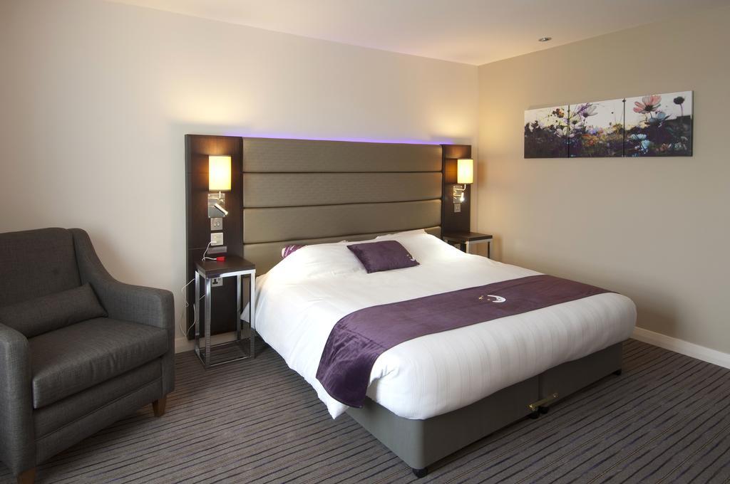 Premier Inn London เบกซ์ลีย์ฮีธ ภายนอก รูปภาพ