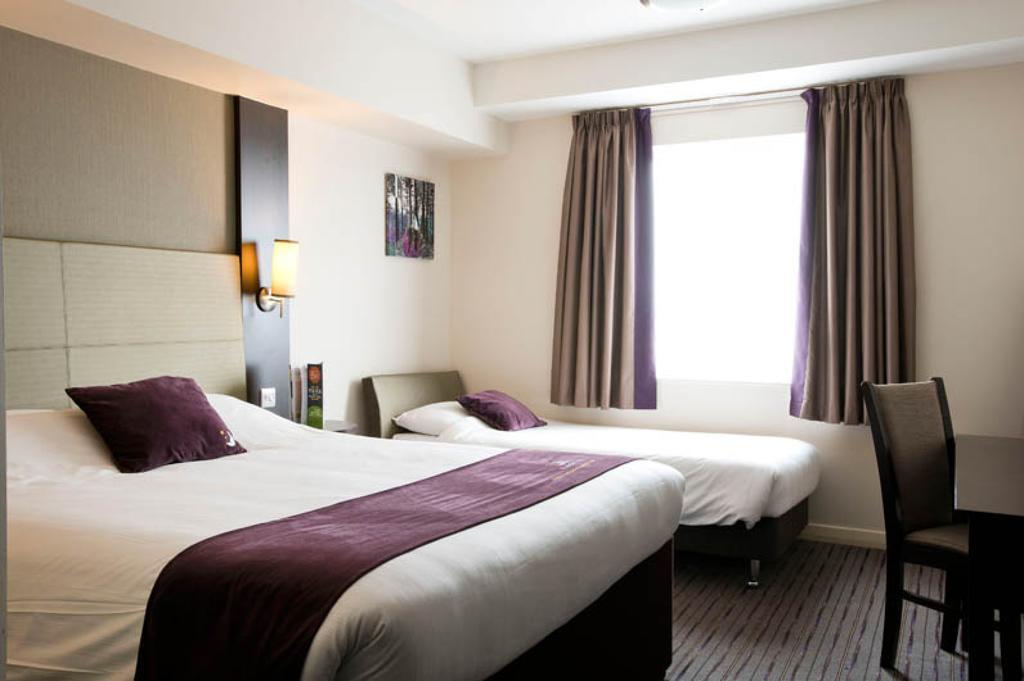 Premier Inn London เบกซ์ลีย์ฮีธ ภายนอก รูปภาพ
