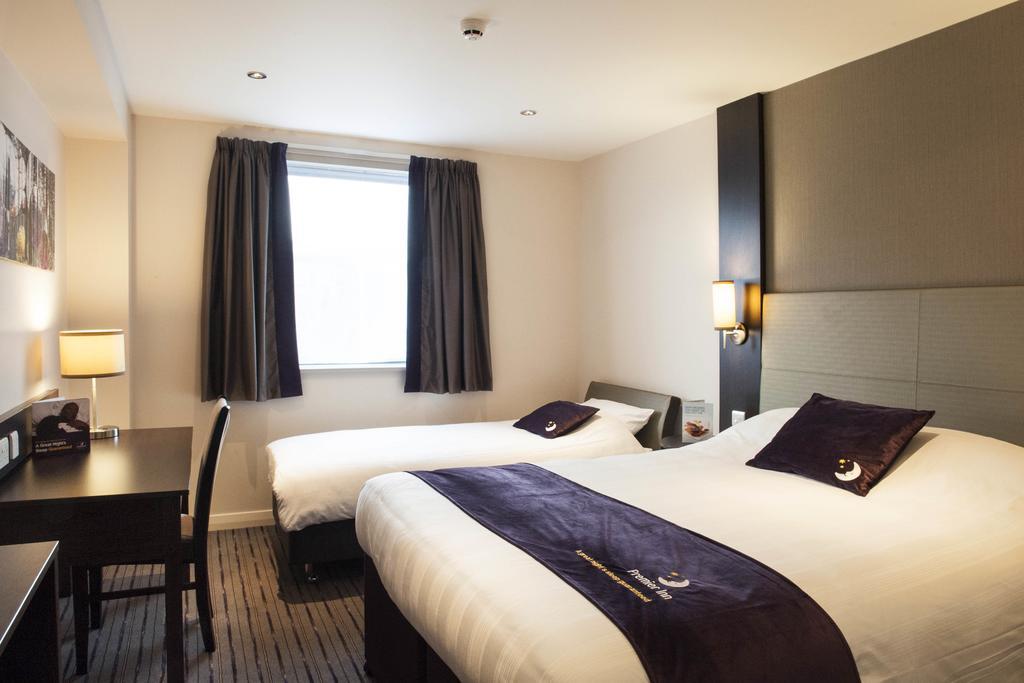 Premier Inn London เบกซ์ลีย์ฮีธ ภายนอก รูปภาพ